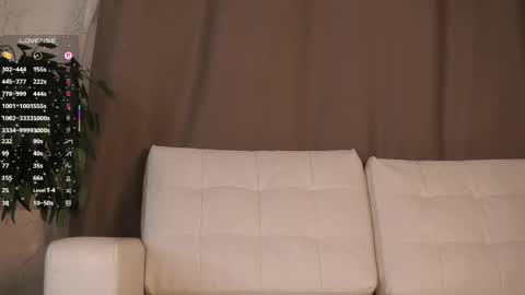  Gwen  online show from 14, 1, 2026