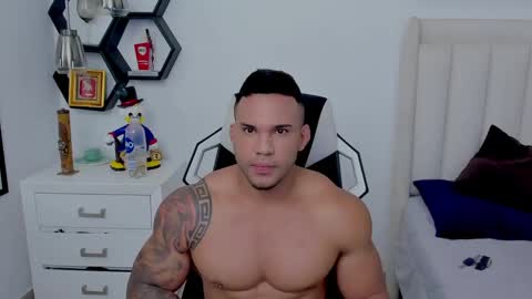 _matthew_santos_ online show from 16, 12, 2024