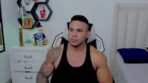 _matthew_santos_ online show from 16, 12, 2024