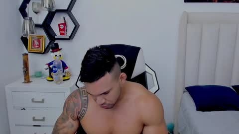 _matthew_santos_ online show from 17, 12, 2024