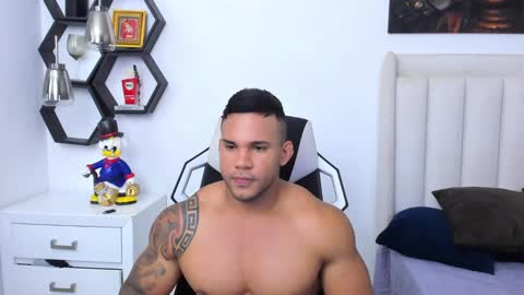 _matthew_santos_ online show from 17, 1, 2025