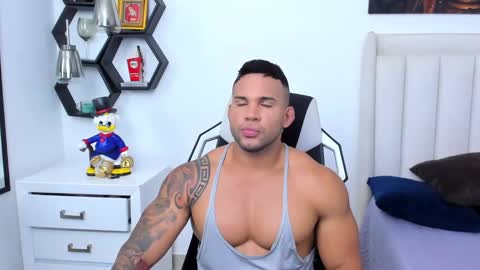 _matthew_santos_ online show from 31, 1, 2025