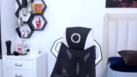 _matthew_santos_ online show from 28, 2, 2025