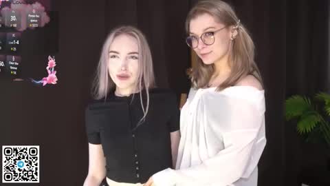 Snapshot of _medal_of_horny_ chatting on 12, 9, 2025 Elva and Kate online show from 12, 9, 2025