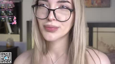 Snapshot of _medal_of_horny_ chatting on 28, 9, 2025 Elva and Kate online show from 28, 9, 2025