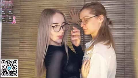 Snapshot of _medal_of_horny_ chatting on 10, 10, 2025 Elva and Kate online show from 10, 10, 2025