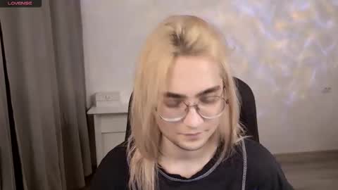 _meow_neko_ online show from 23, 3, 2026