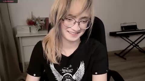 _meow_neko_ online show from 25, 7, 2026