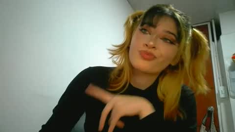 Mia-foster online show from 4, 3, 2026