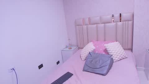 Mia  online show from 17, 1, 2026