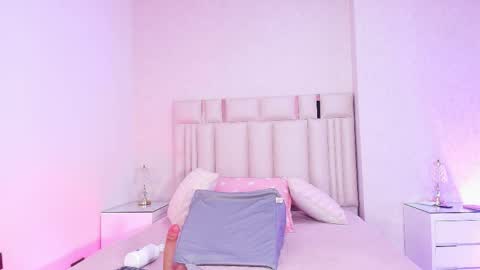 Mia  online show from 26, 2, 2026