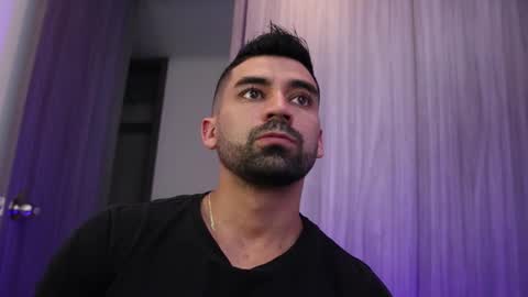 Snapshot of _mikestone chatting on 17, 11, 2025 soy mike online show from 17, 11, 2025