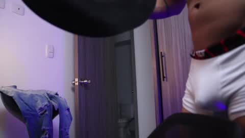 Snapshot of _mikestone chatting on 22, 12, 2025 soy mike online show from 22, 12, 2025