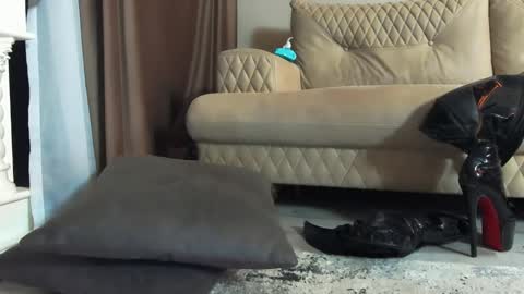 AstrideVonTeese online show from 10, 12, 2024