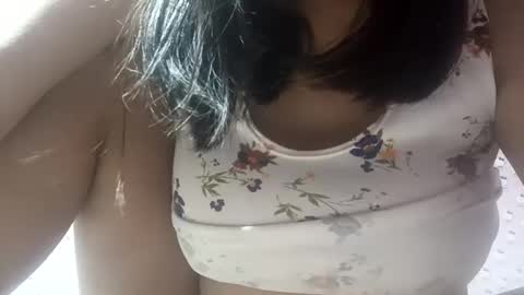 _milkytitsmomxx_ online show from 20, 12, 2024