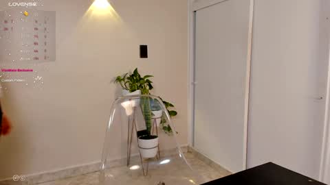 kimberley cruz online show from 24, 1, 2025