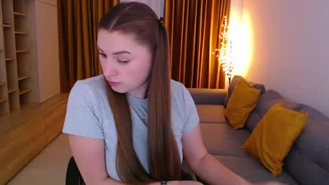 Snapshot of _miss_mia chatting on 7, 5, 2026 Mia online show from 7, 5, 2026