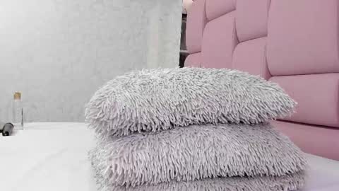 _molly_rosse_ online show from 6, 3, 2025