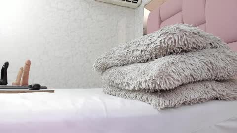 _molly_rosse_ online show from 8, 3, 2025