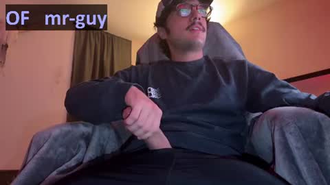Snapshot of _mrguy_ chatting on 14, 7, 2026 _mrguy_ online show from 14, 7, 2026