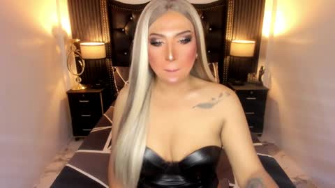 Snapshot of _natashacooper_ chatting on 24, 4, 2026 _natashacooper_ online show from 24, 4, 2026