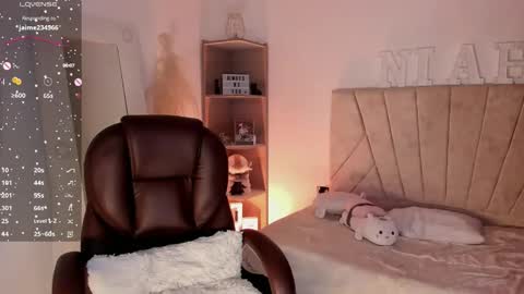 Niah  You can call me Ni or cutie haha online show from 14, 1, 2025