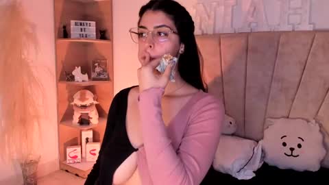 Niah  You can call me Ni or cutie haha online show from 5, 3, 2025