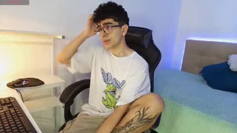 Snapshot of _nickconnor1 chatting on 14, 11, 2025 Nicolas online show from 14, 11, 2025