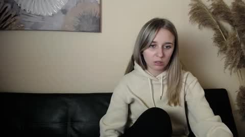 Snapshot of _nicole_new chatting on 9, 11, 2025 Nica online show from 9, 11, 2025