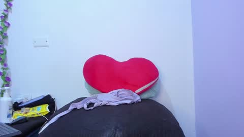 Snapshot of _nicollee chatting on 28, 1, 2025 juliana online show from 28, 1, 2025