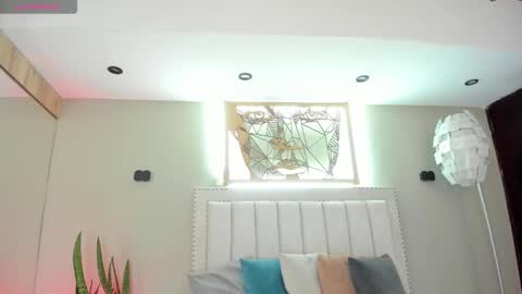   online show from 25, 2, 2025