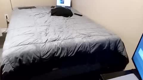 Olivia online show from 6, 11, 2025