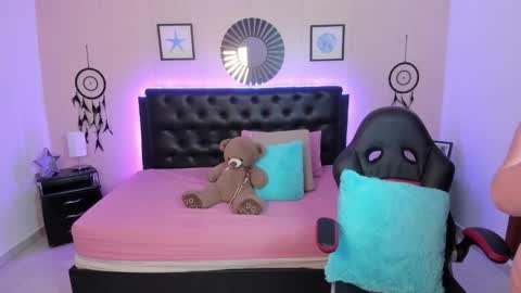 Snapshot of _oliviajoness chatting on 2, 2, 2026 Olivia jones online show from 2, 2, 2026