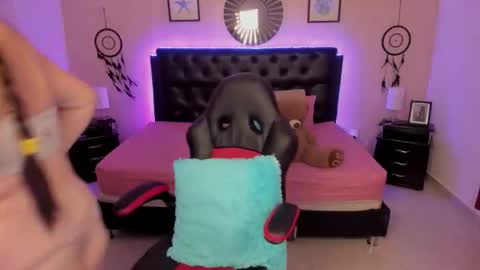 Snapshot of _oliviajoness chatting on 4, 2, 2026 Olivia jones online show from 4, 2, 2026