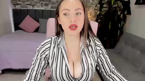 Snapshot of _oliviawilde chatting on 8, 1, 2025 Mariana online show from 8, 1, 2025