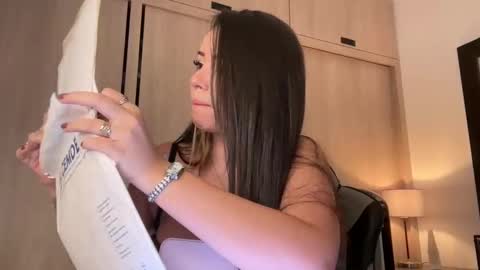 Snapshot of _paulah2 chatting on 11, 9, 2025 _paulah2 online show from 11, 9, 2025