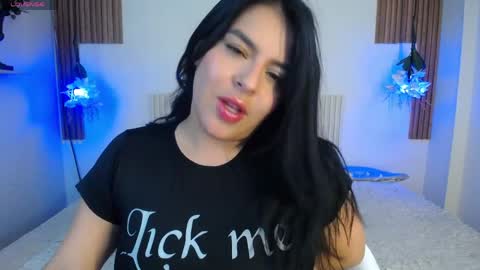 Snapshot of _poison_sweet chatting on 19, 5, 2026 Laura online show from 19, 5, 2026