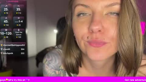 Snapshot of _private_person_ chatting on 27, 12, 2024 HADLY today day-off see u online 0112 online show from 27, 12, 2024