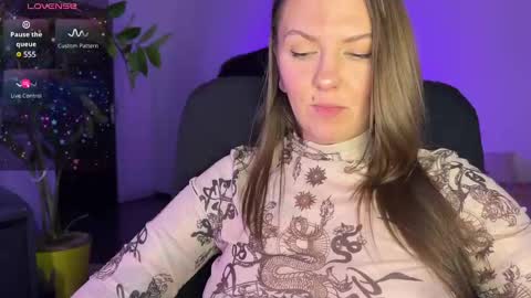 Snapshot of _private_person_ chatting on 17, 2, 2025 HADLY today day-off see u online 0112 online show from 17, 2, 2025