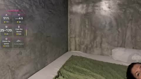 Snapshot of _private_person_ chatting on 14, 11, 2025 HADLY today day-off see u online 0112 online show from 14, 11, 2025