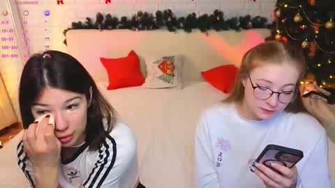 Merlizz Eva Jane Mila Nicole  left to right  online show from 21, 12, 2025