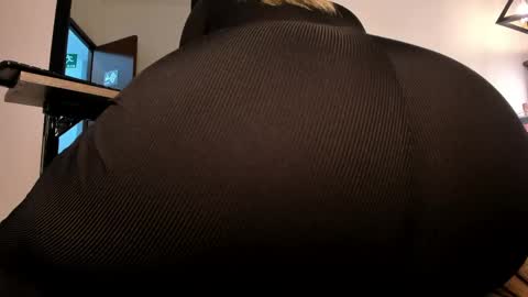 Snapshot of _rebecca1 chatting on 28, 4, 2026 rebecca online show from 28, 4, 2026