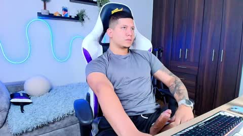 Snapshot of _robertobaggio chatting on 23, 1, 2025 Roberto online show from 23, 1, 2025