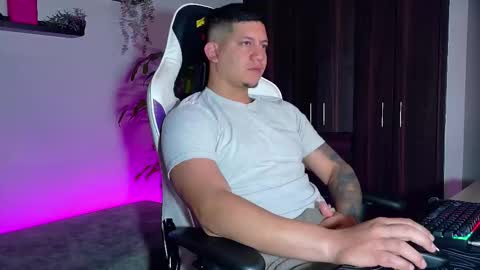 Snapshot of _robertobaggio chatting on 3, 10, 2025 Roberto online show from 3, 10, 2025