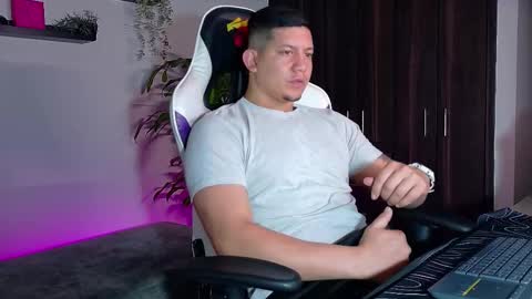 Snapshot of _robertobaggio chatting on 6, 10, 2025 Roberto online show from 6, 10, 2025