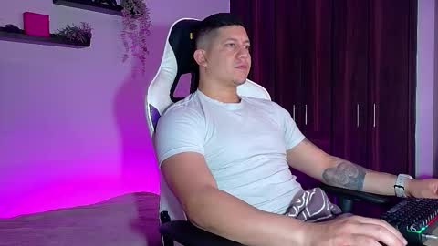 Snapshot of _robertobaggio chatting on 20, 10, 2025 Roberto online show from 20, 10, 2025