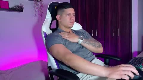 Snapshot of _robertobaggio chatting on 22, 10, 2025 Roberto online show from 22, 10, 2025