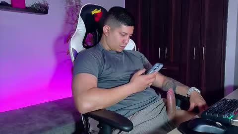 Snapshot of _robertobaggio chatting on 29, 10, 2025 Roberto online show from 29, 10, 2025