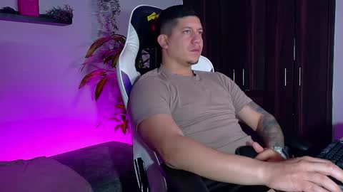 Snapshot of _robertobaggio chatting on 31, 10, 2025 Roberto online show from 31, 10, 2025