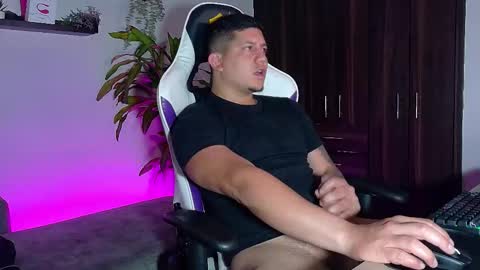 Snapshot of _robertobaggio chatting on 22, 11, 2025 Roberto online show from 22, 11, 2025